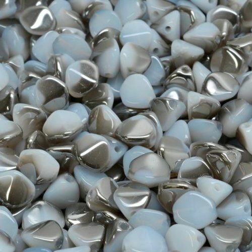 50pcs opaque blanc métallique argent moitié pinché verre tchèque beads 7mm sku-945101