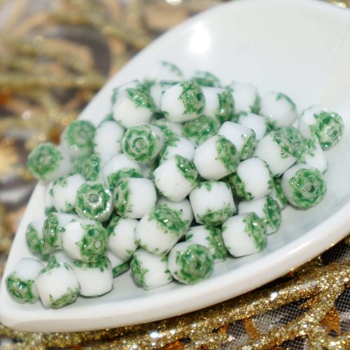 Blanc vert verre tchèque de la cathédrale perles à facettes ronde noël bohème 6mm 20pcs sku-16583