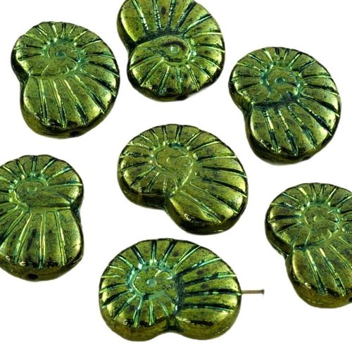 6pcs vert métallique lustre sculpté verre tchèque coquille d'ammonite fossile perles de 17mm x 13mm sku-31342