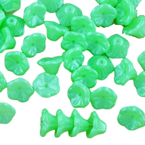 40pcs pastel perles de lumière verte péridot petite cloche fleur bouchons verre tchèque 5mm x 7mm sku-34379