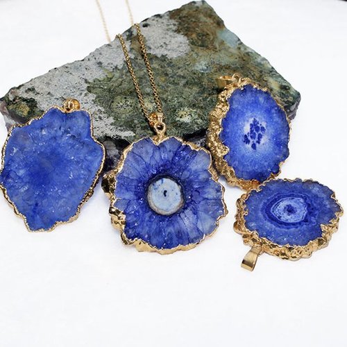 1pcs pendentif en tranche d'agate bleu foncé accessoires druzy teardrop drop ice quartz agate diy ge sku-942098
