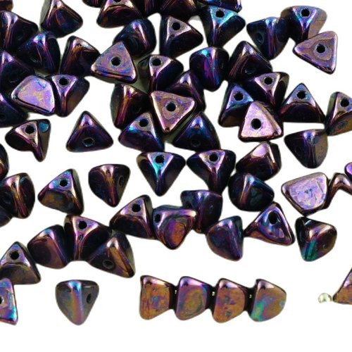 50pcs métallique iris violet grand demi-pincée triangle entretoise tchèque perles de verre 4mm x 7mm sku-32177