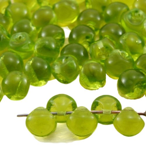 30pcs cristal d'olive olivine vert clair champignon bouton tchèque perles de verre 5mm x 6mm sku-32401