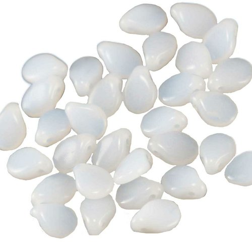 60pcs opaque blanc laiteux pip perles de verre tchèque preciosa pressé plat pétale fleur 5mm x 7mm sku-19320