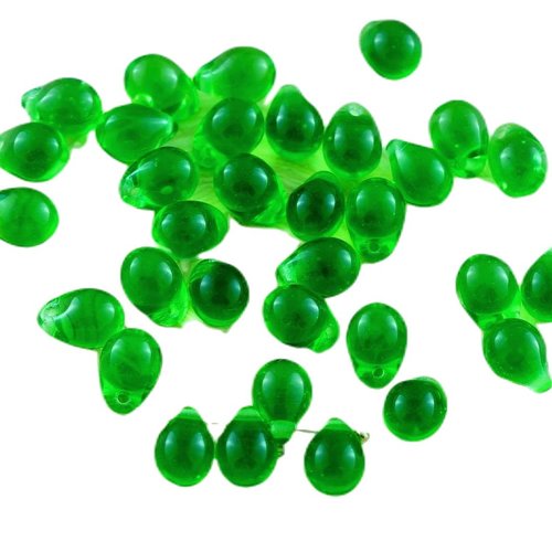 40pcs verte en cristal de verre tchèque forme larme perles 5mm x 7mm sku-28971