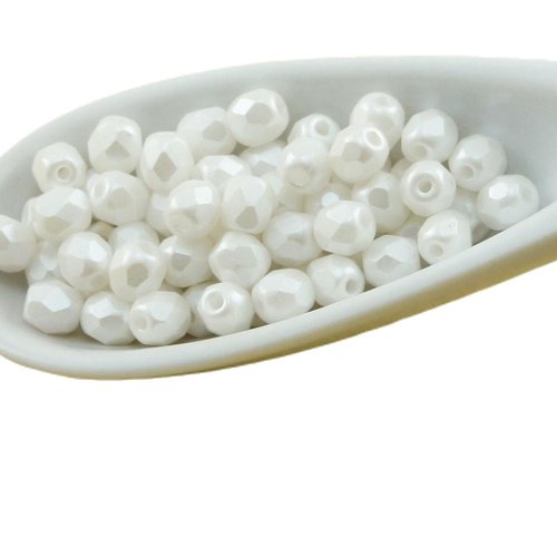 100pcs pastel perles blanche-neige verre tchèque ronde à facettes feu poli petites d'entretoise de 4 sku-31548