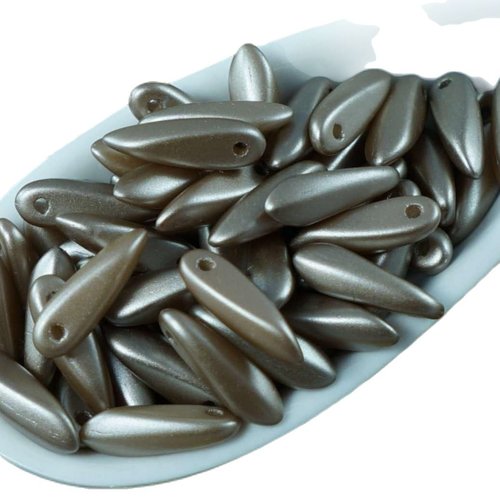 50pcs petit soyeux pastel brun clair coco verre tchèque poignard de perles feuille pétales 11mm x 3m sku-18911