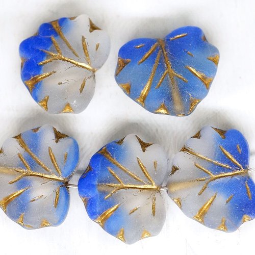 12pcs mat cristal bleu de la moitié l'or patine lavage feuille d'érable à plat sculpté tchèque perle sku-249005