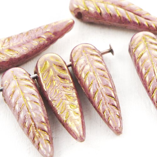 14pcs opaque violet or lustre sculpté de feuilles la fleur plume d'aile d'oiseau tchèque perles verr sku-38609