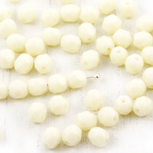 50pcs opaque beige ivoire ronde à facettes feu poli petite entretoise tchèque perles de verre 5mm sku-38758