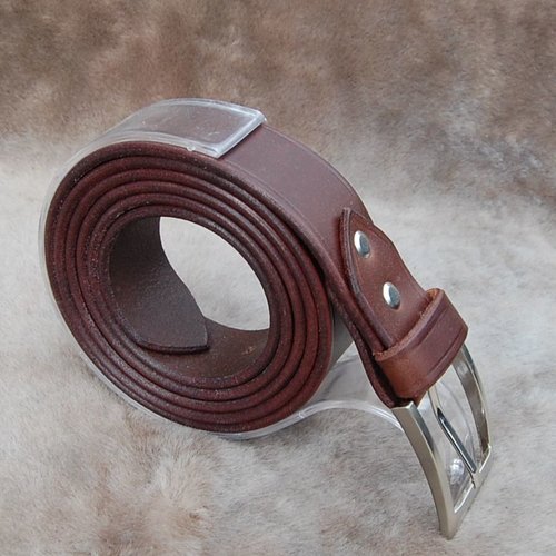 Ceinture en cuir spécial grandes tailles réalisée en  croupon de vachette marron foncé en 35 mm de large