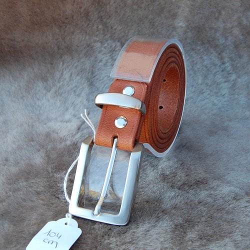 Ceinture en croupon de cuir de vache 30 mm de large- tour de taille entre 100 et 105 cm