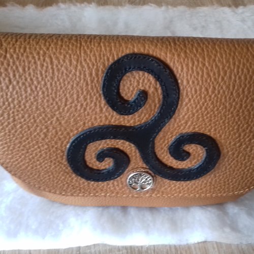 Sac à main en cuir de taurillon avec motif triskel