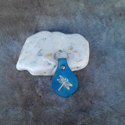 Porte clé en cuir motif papillon et libellule