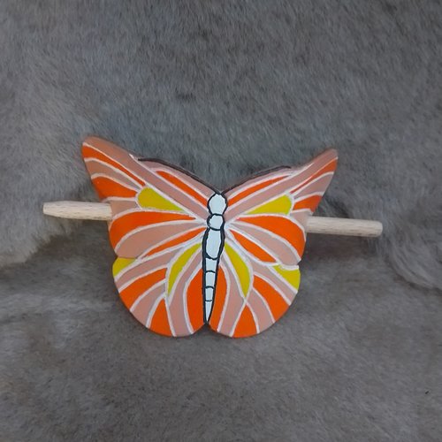 Barrette à cheveux en cuir papillon – légèreté et élégance sublimées