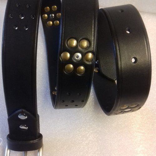 Ceinture cuir noir artisanale - motifs fleurs en œillets et rivets laiton - style rock & bohème - fait main france