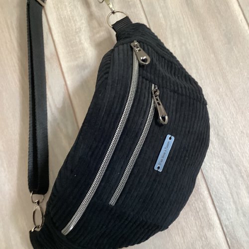 Sac banane en velours côtelé noir