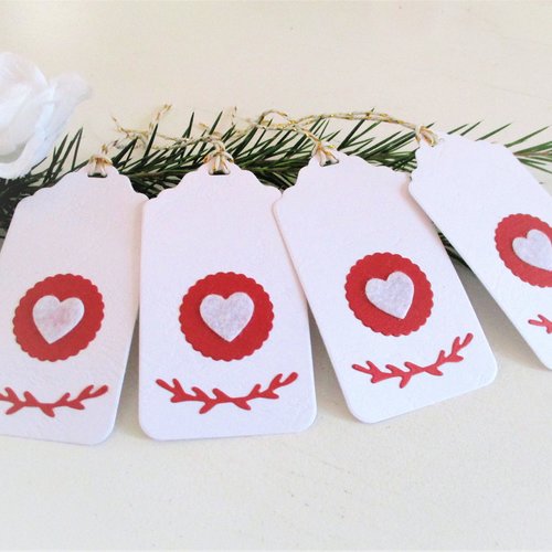 Etiquettes pour paquets cadeaux, lot de 4. cœur rouge et blanc