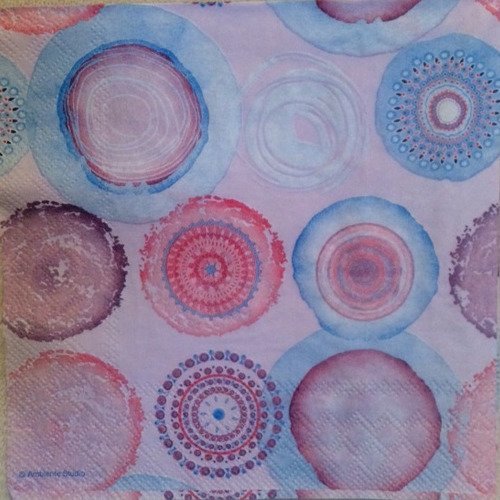 Serviette en papier motif hippies  - paisley - ronds cercles tons pastels délavés sur fond rose