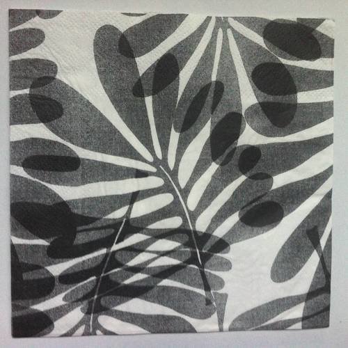 Serviette en papier motif feuillage stylisé fougères noir et blanc 