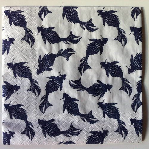 Serviette en papier motif poissons (carpes koi) stylisés bleus sur fond blanc 