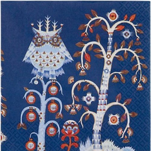 Serviette en papier motif coloré, dessins arbres, oiseaux, branchages fantastiques sur fond bleu 