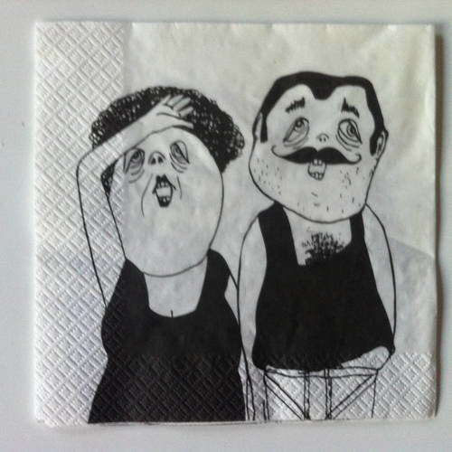 Serviette en papier motif dessin  4 couples humour 4 faces différentes en noir et blanc 