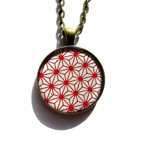 Collier motif japonais rouge, étoiles graphiques rouges