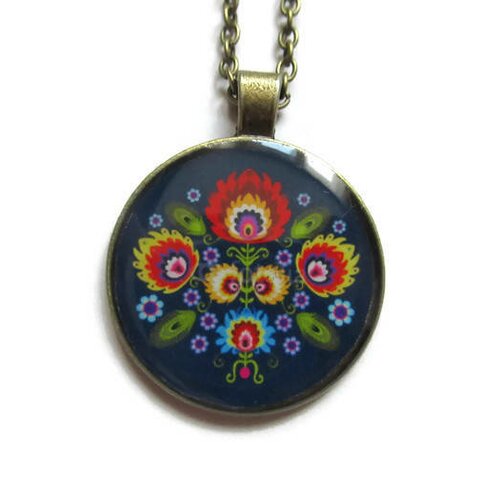 Collier motif ethnique, style russe, pendentif multicolore