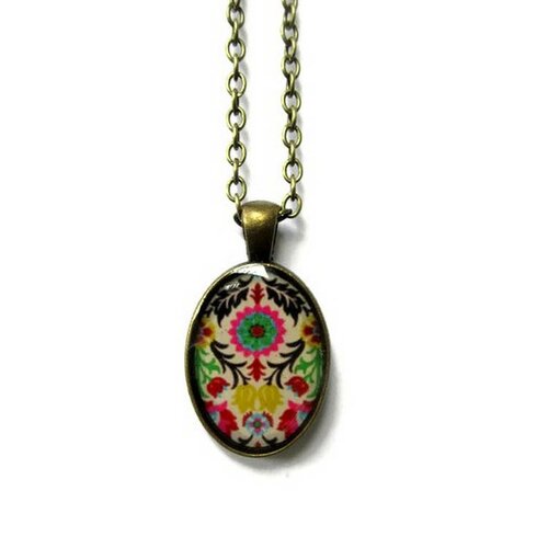Collier oval motif ethnique multicolore, collier hippie, motif coloré, sautoir multicolore, minimaliste, simple, cabochon
