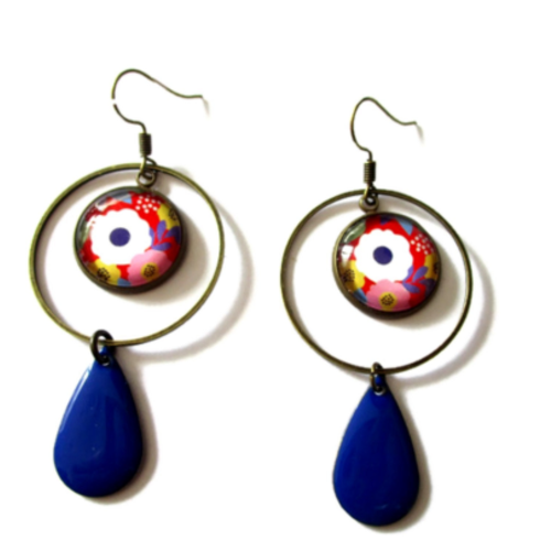 Boucles d'oreilles créoles, anneaux, motif fleurs multicolores, couleur pop flashy, email goutte bleu, grandes boucles d'oreilles, moderne