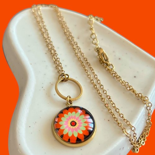 Collier fleur orange et noire bohème, acier inoxydable doré, cabochon verre