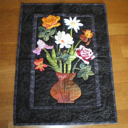 Patchwork "bouquet de printemps"à mural ou à poser fond noir 