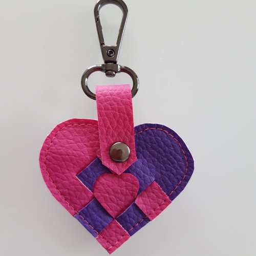 Porte-clés coeur tressé en simili rose et violet modèle ar'lequine