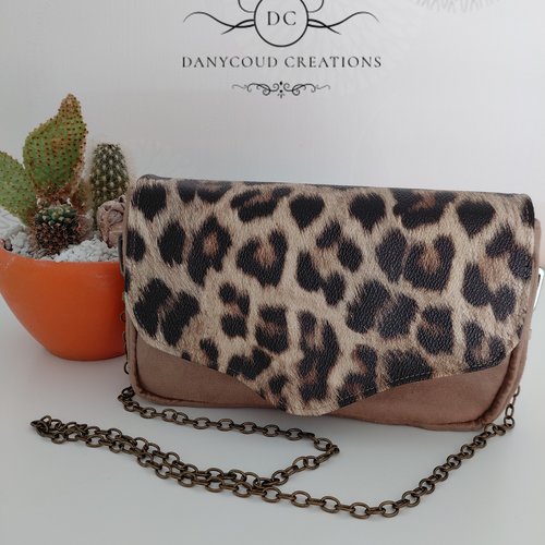 Sac à main porté épaules, tons beige, modèle esmeralda de shamballa bags designs