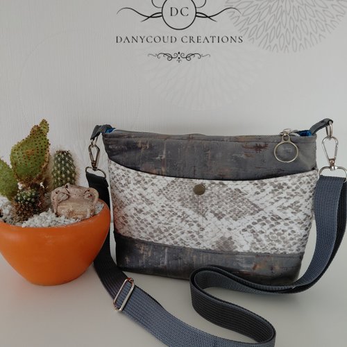 Sac à main imitation velours marbré tons rgris, modèle vale crossbody bag de chrisw designs