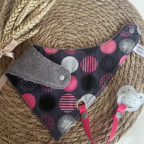 Bavoir bandana avec accroche tetine