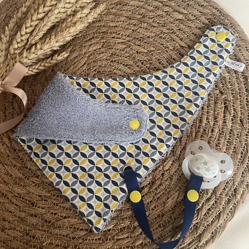 Bavoir bandana avec accroche tetine