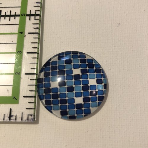 Cabochon en résine à motifs colorés