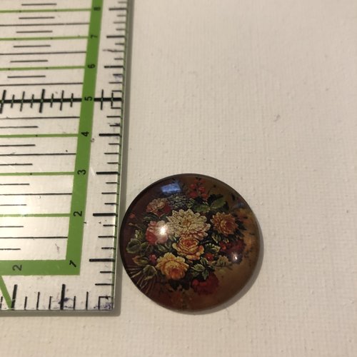 Cabochon en résine à motifs fleuris