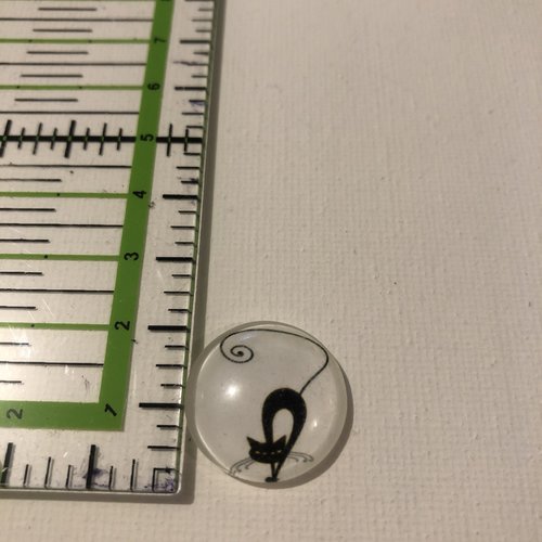 Cabochon en résine à motifs
