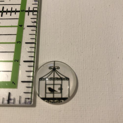 Cabochon en résine à motifs