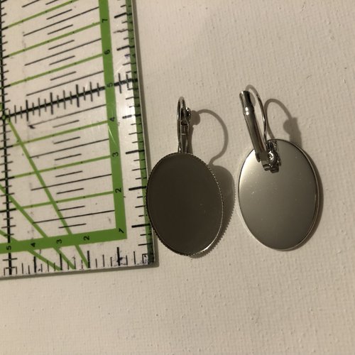 Support de boucles d'oreilles pour cabochon ovale