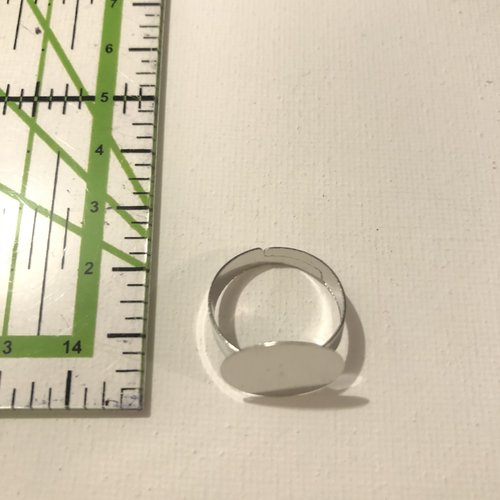 Support de bague en métal argenté
