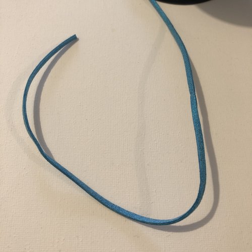 Cordon en suédine aspect daim turquoise