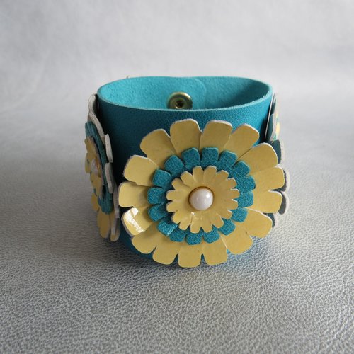 Bracelet manchette cuir couleurs bleu turquoise et jaune ciré.