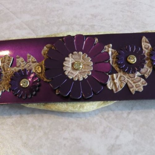 Bracelet manchette cuir verni violet et cuir effet lezard vieux rose.