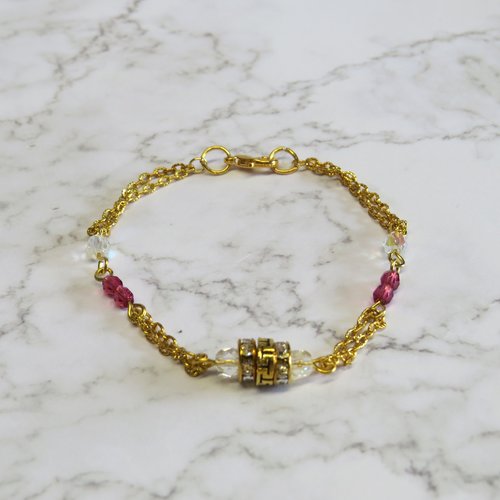 Bracelet  bordeaux et transparente, perle tibétaine et perles rondelles strass.
