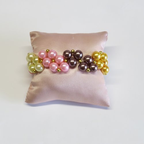 Bracelet perles en verre nacré six couleurs diagonal.