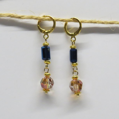 Boucles d'oreille dormeuse ronde en or 925, perle rectangle bleu facette, petite perle à facette orangé.